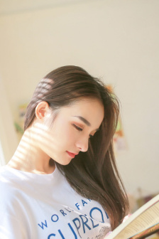 美女露出奶头又扒尿口