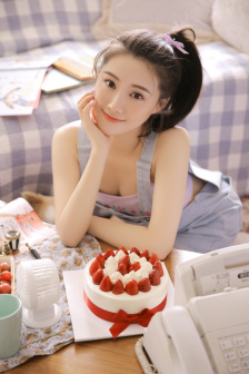 老鸭窝美女在线